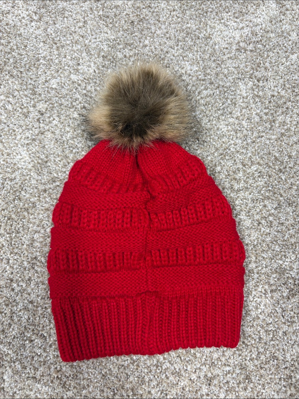 C.C. Red beanie - Picture 4 of 4